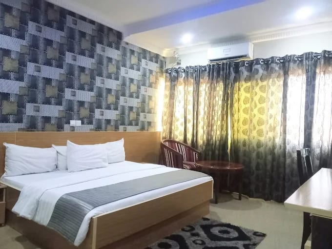 Deluxe Room 1