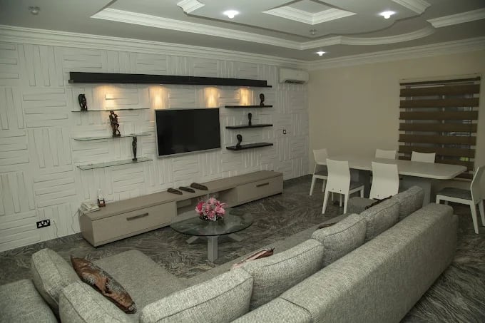 Luther Executive Suite 2 1