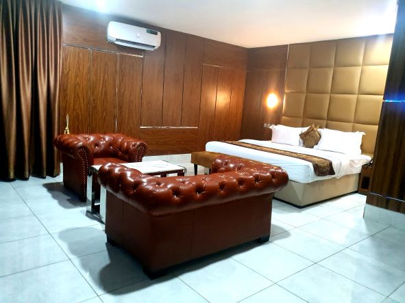 De Phantom Rolls Royce Mini Suite 1