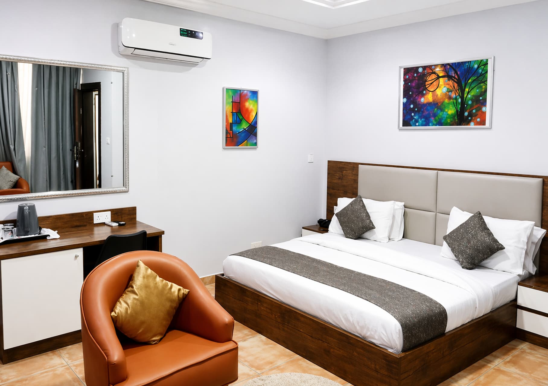 Diamond Room 1