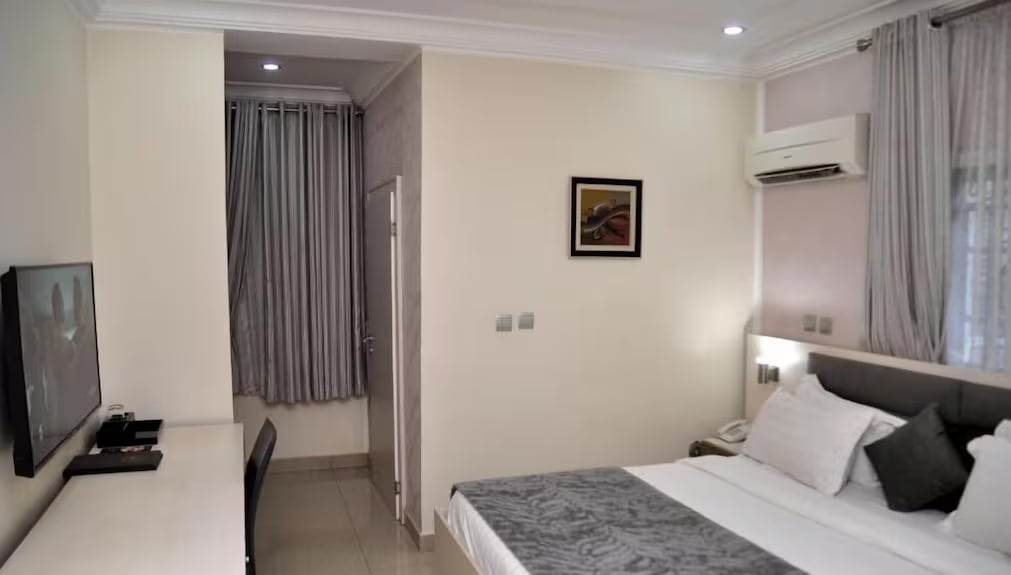 Ambassadorial Mini Suite 1