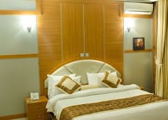 Executive 1