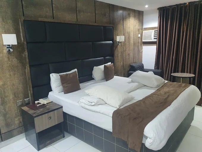 Super Executive Room 1