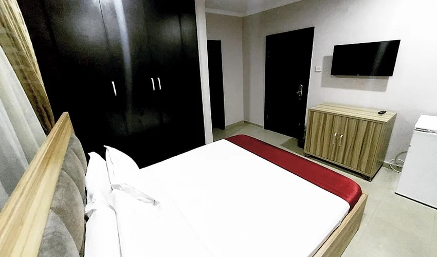 Lily – Single Double Bed 1