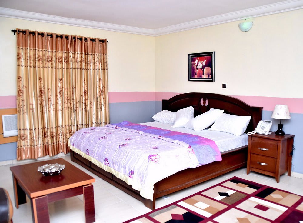 Deluxe Suite 1