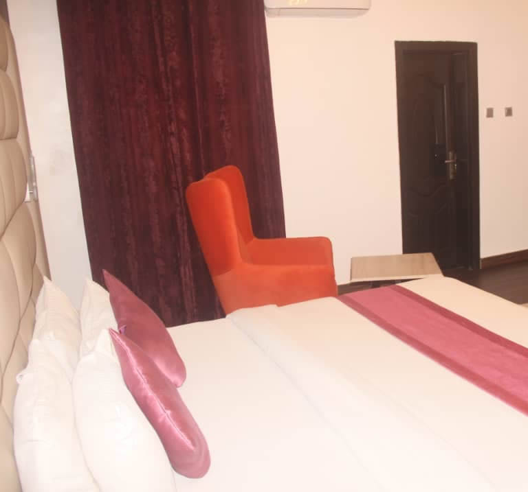 PLATINUM SUITE 1