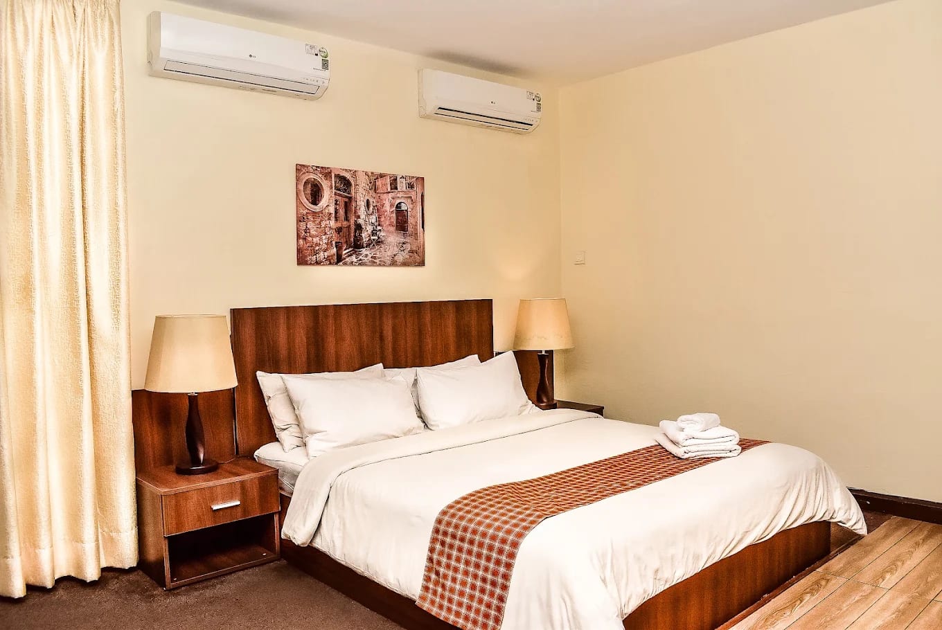 Deluxe Room 1