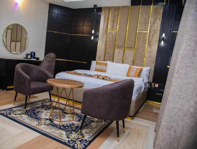 Boutique Executive 1