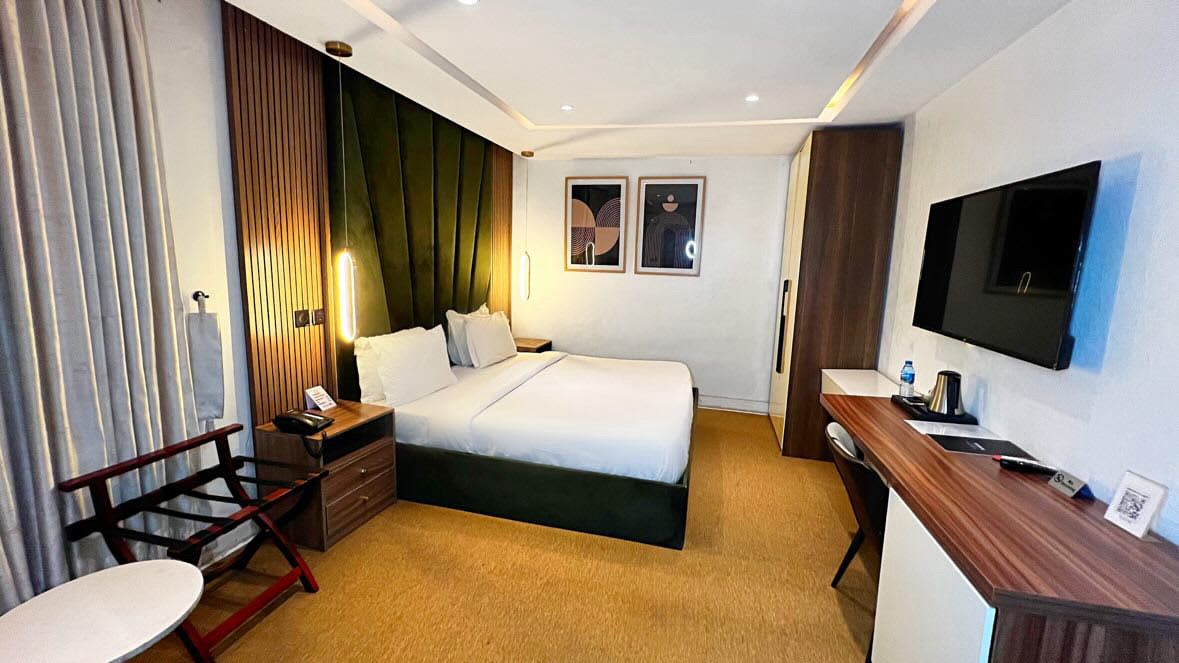 Deluxe Room 1