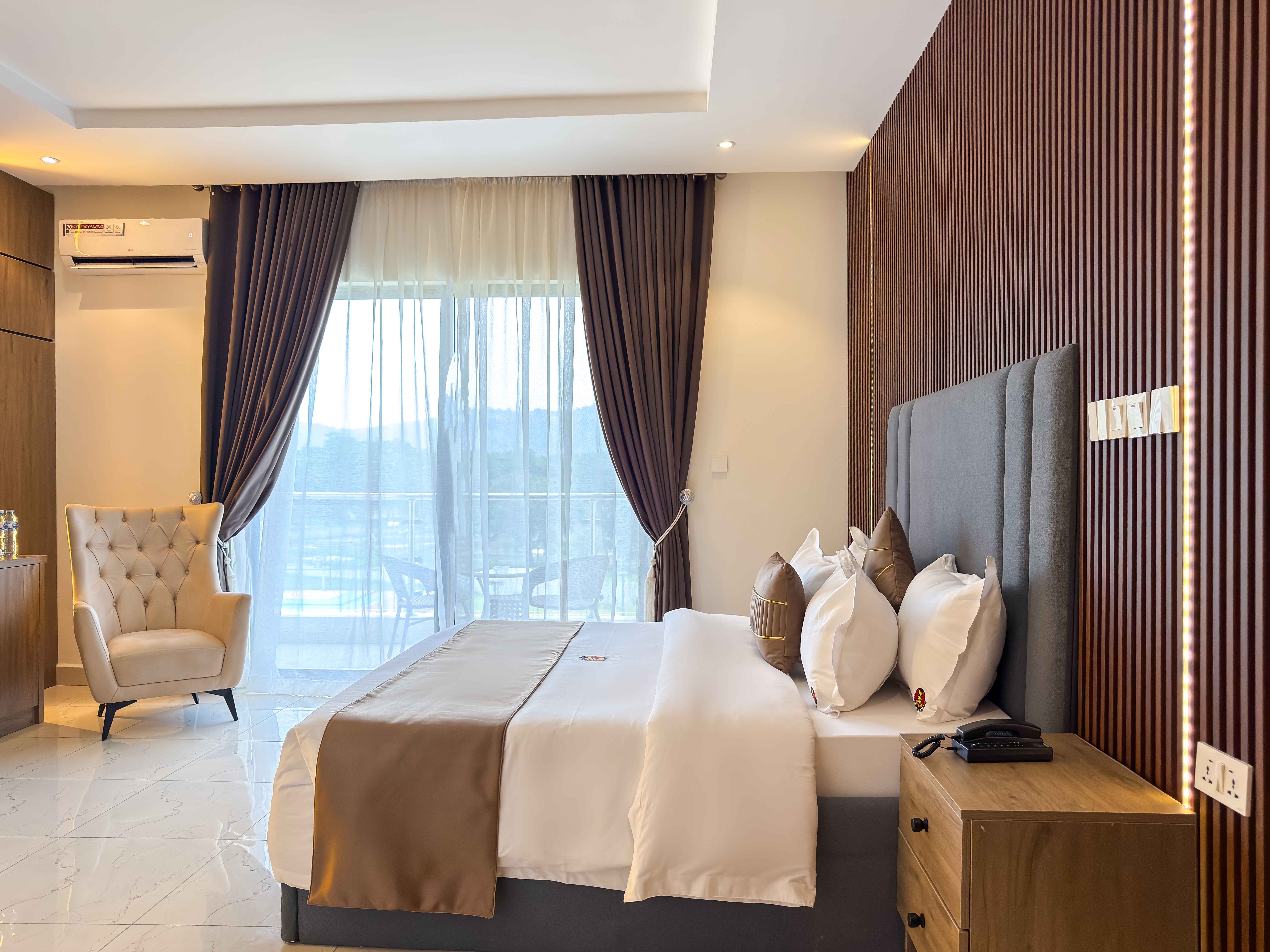 Executive Suite 1