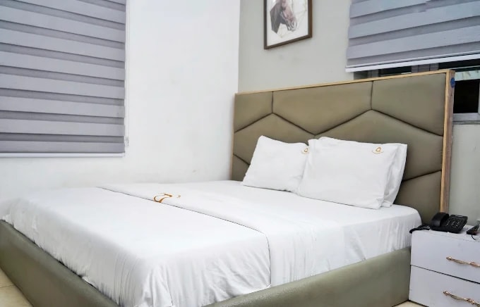 Quinsential room 1