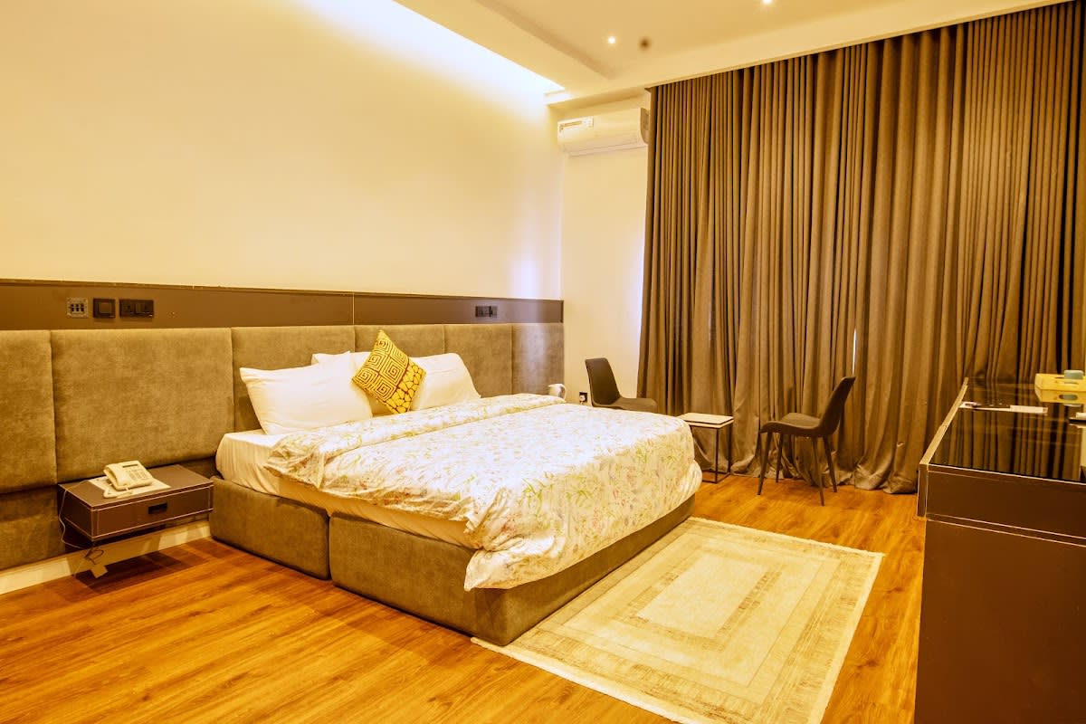 Deluxe Room 1