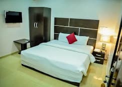 Deluxe Room 1