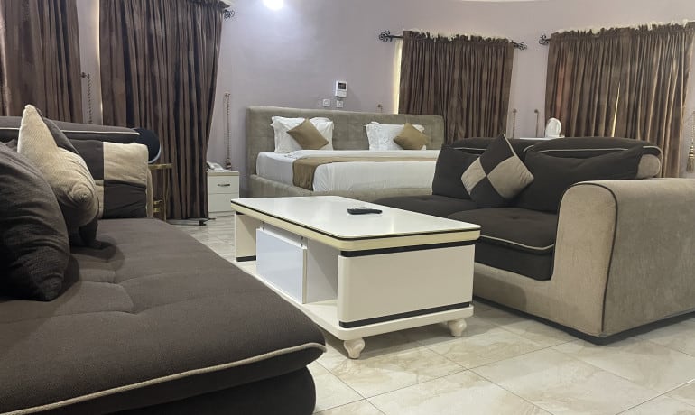 Executive Suite 1 1