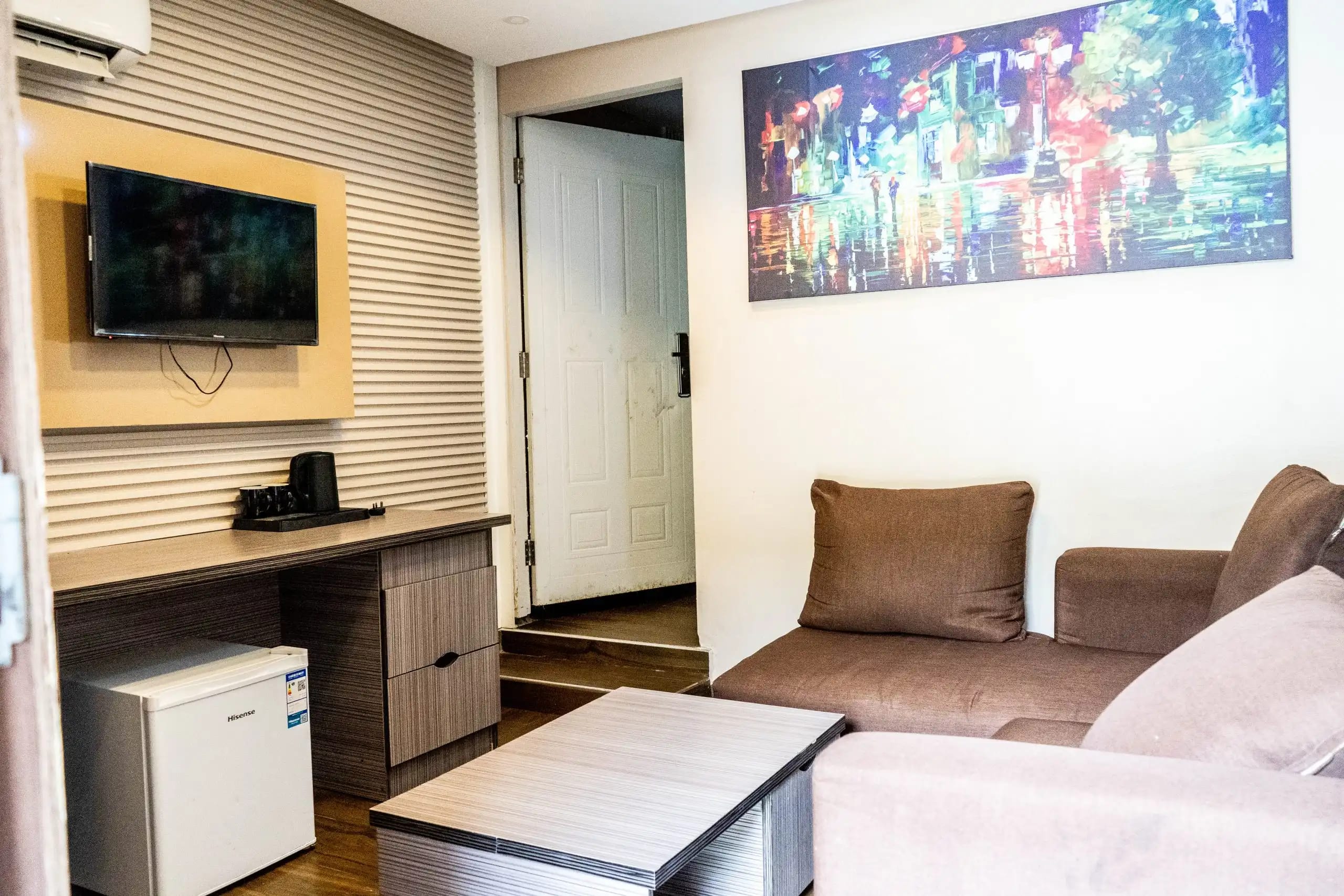 Emerald Suites 1