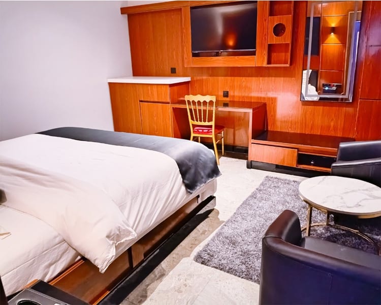 Luxury Room 1