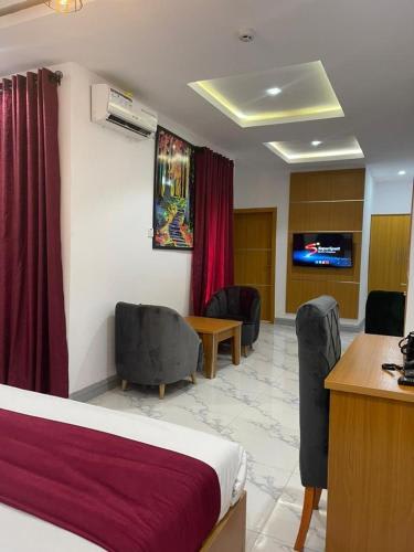 Mini Suite 1