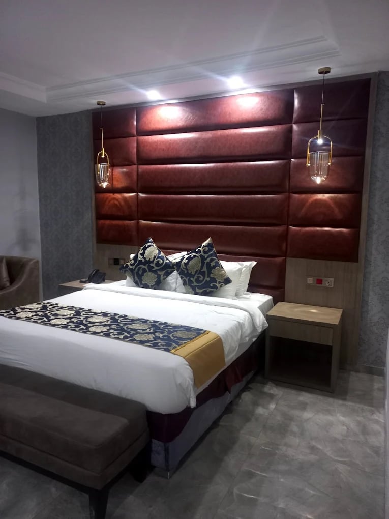 Exclusive Room 1