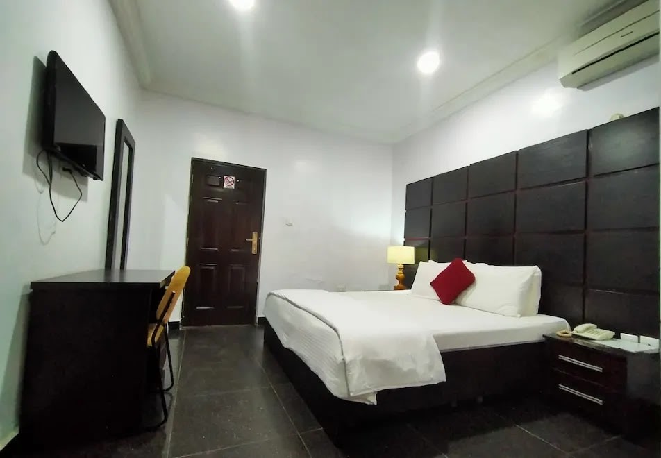 Deluxe Room 1