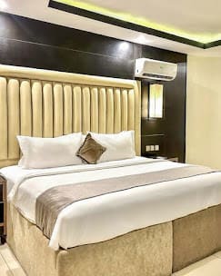 Deluxe Room 1