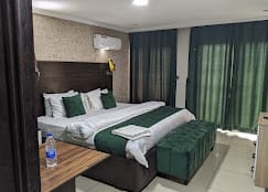 Business Suite 1