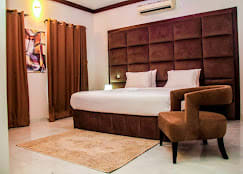 Executive 1
