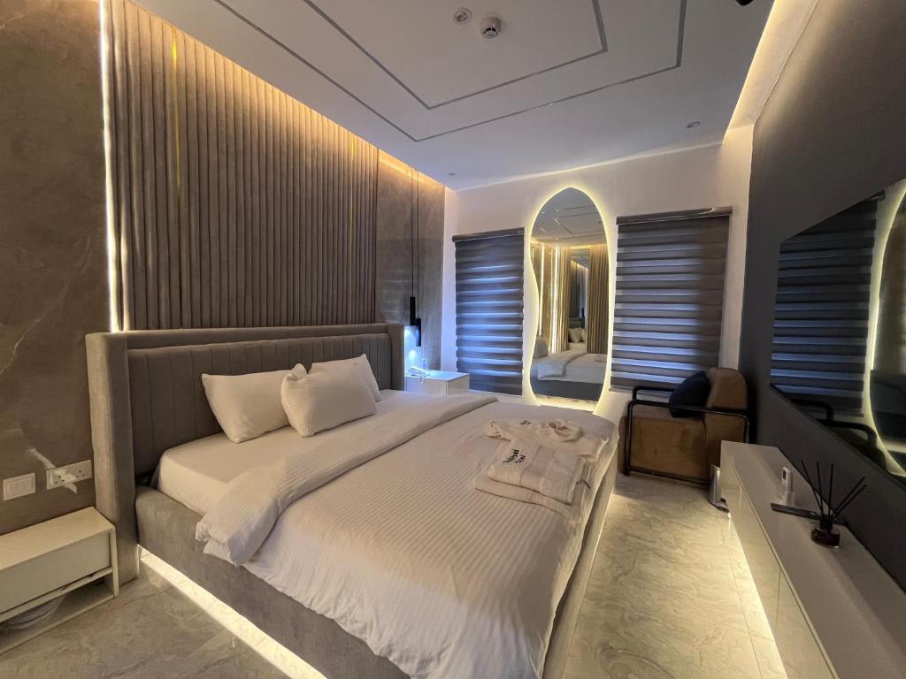 Deluxe Room 1