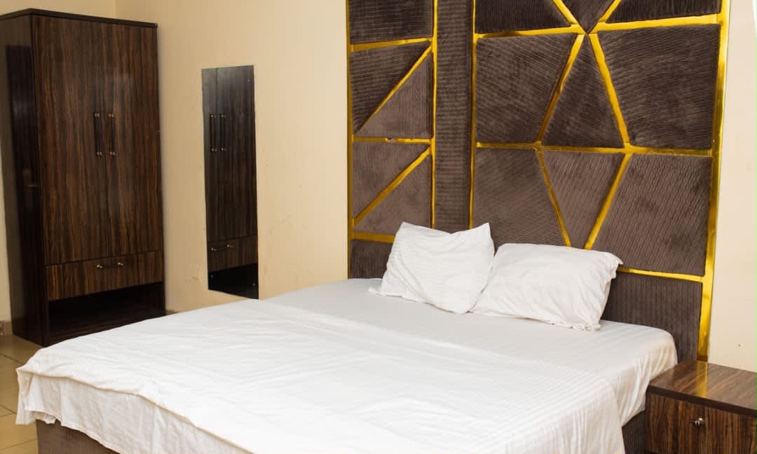 Room202 1