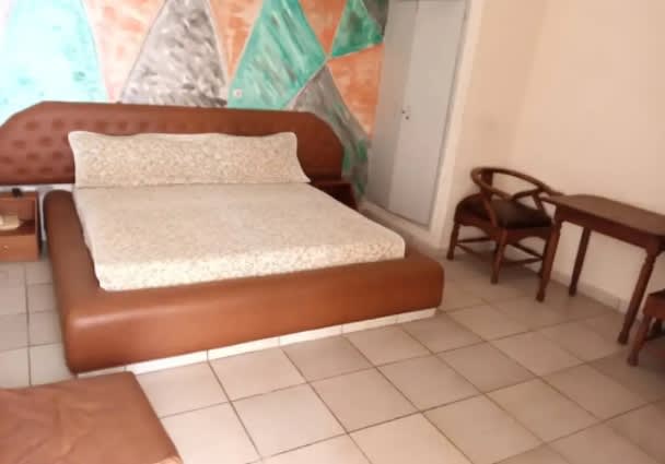 Business Suite 1