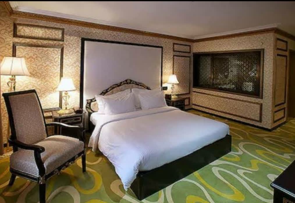 Executive Room 1