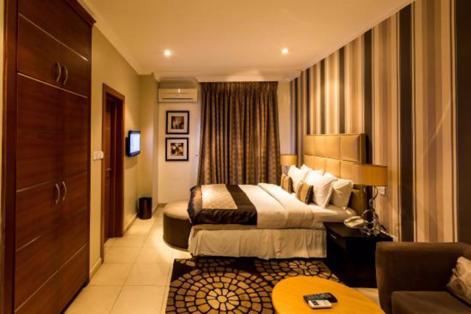 Executive Suite 1
