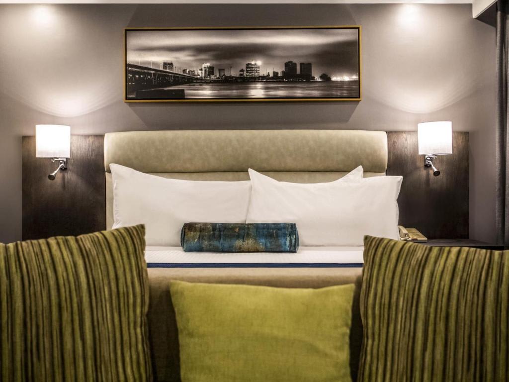 Deluxe Room with 2 Queen beds 1