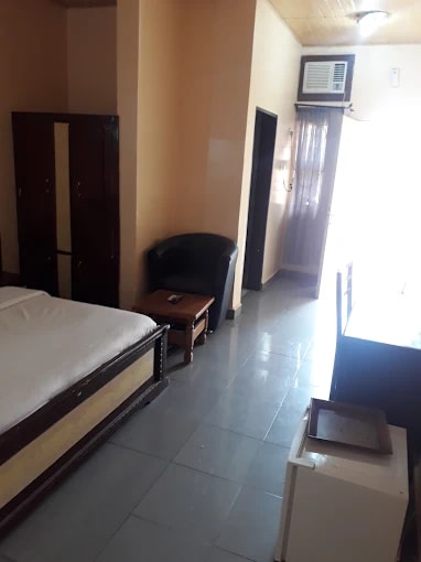 Executive Studio 1