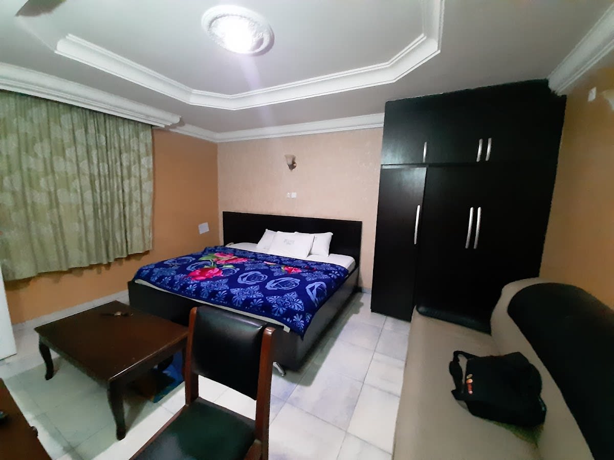 Suite 1