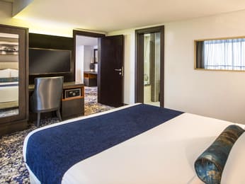 Junior Suite with 1 Queen size bed 1