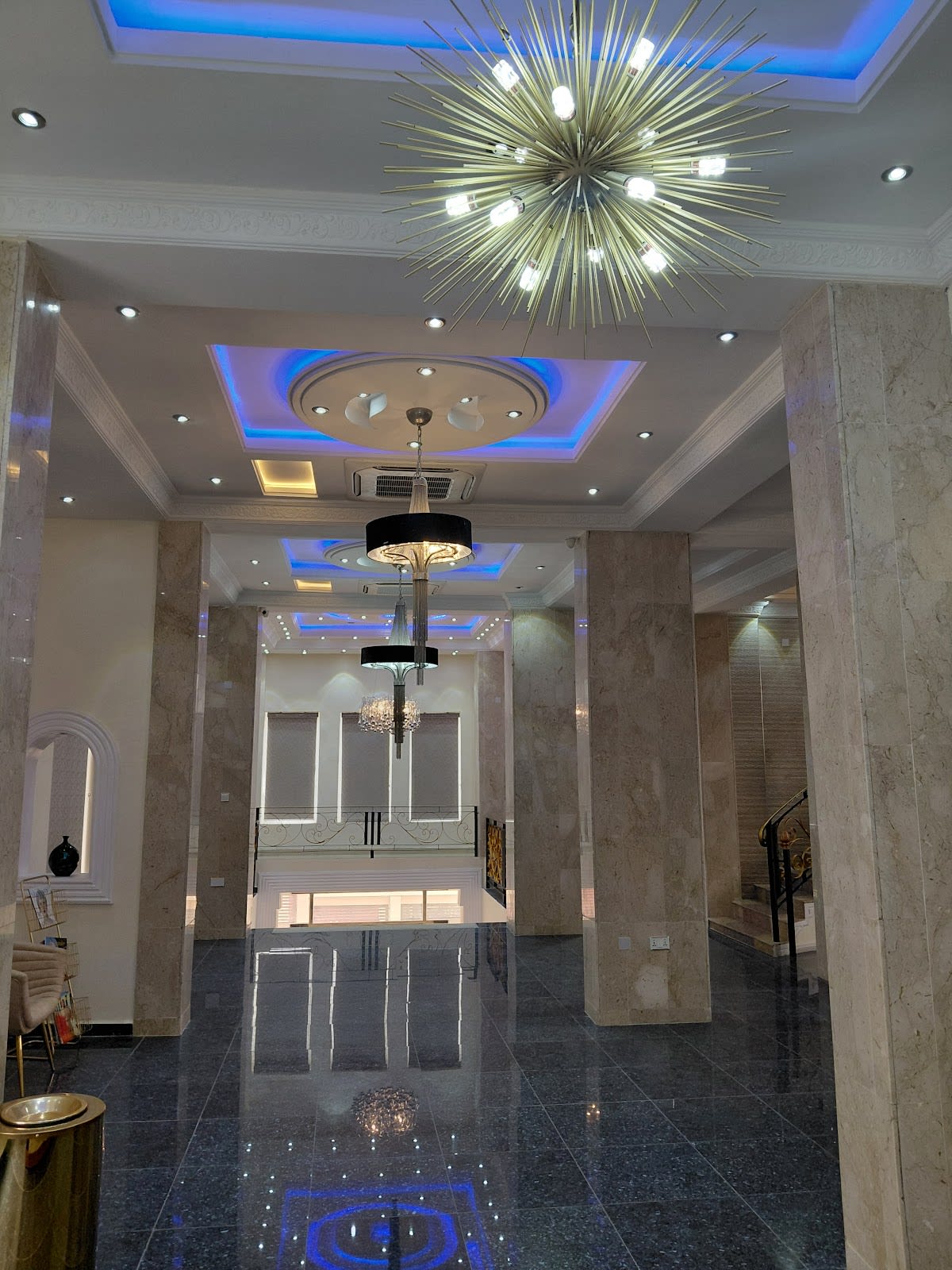 Penthouse Room 1