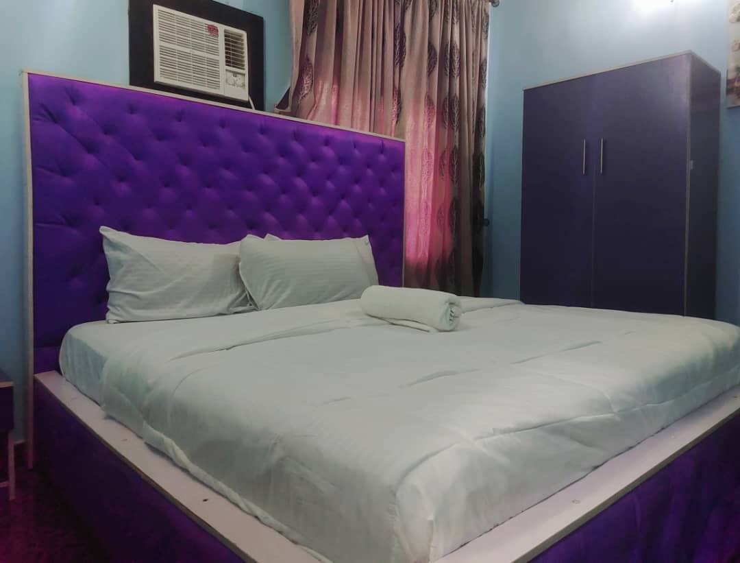 Exclusive Suites 1