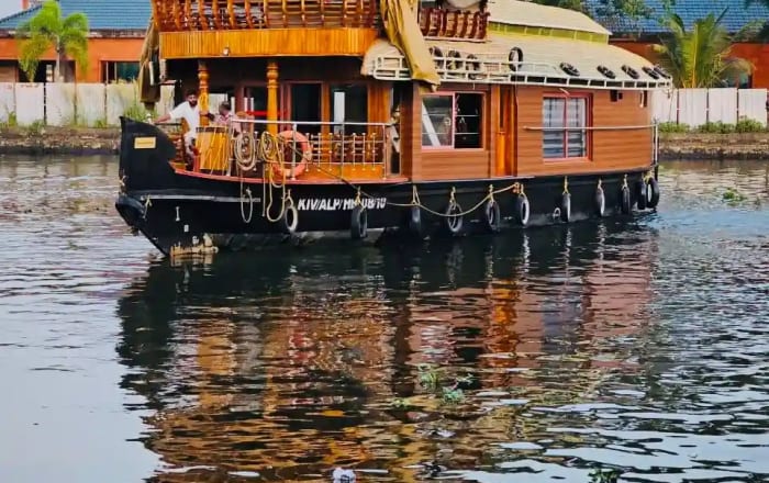Private Premium boat house in Alleppey