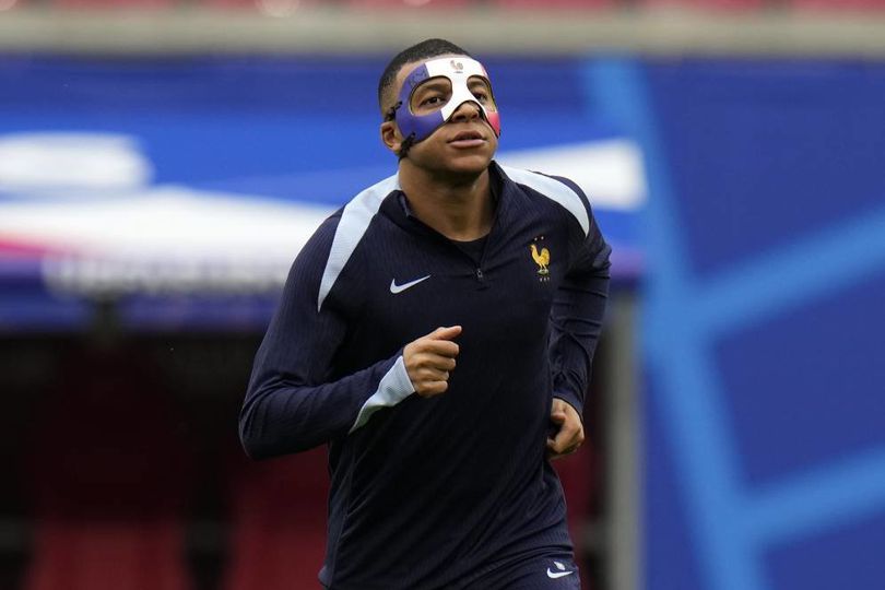 info main bola Apa Kabar Mbappe Setelah Mengalami Cedera Hidung di Euro 2024?