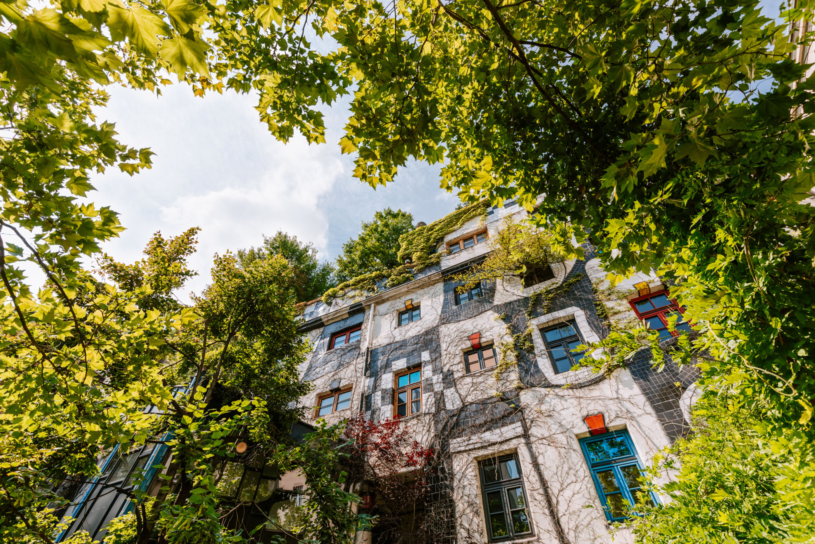 KunstHausWien, Fassade