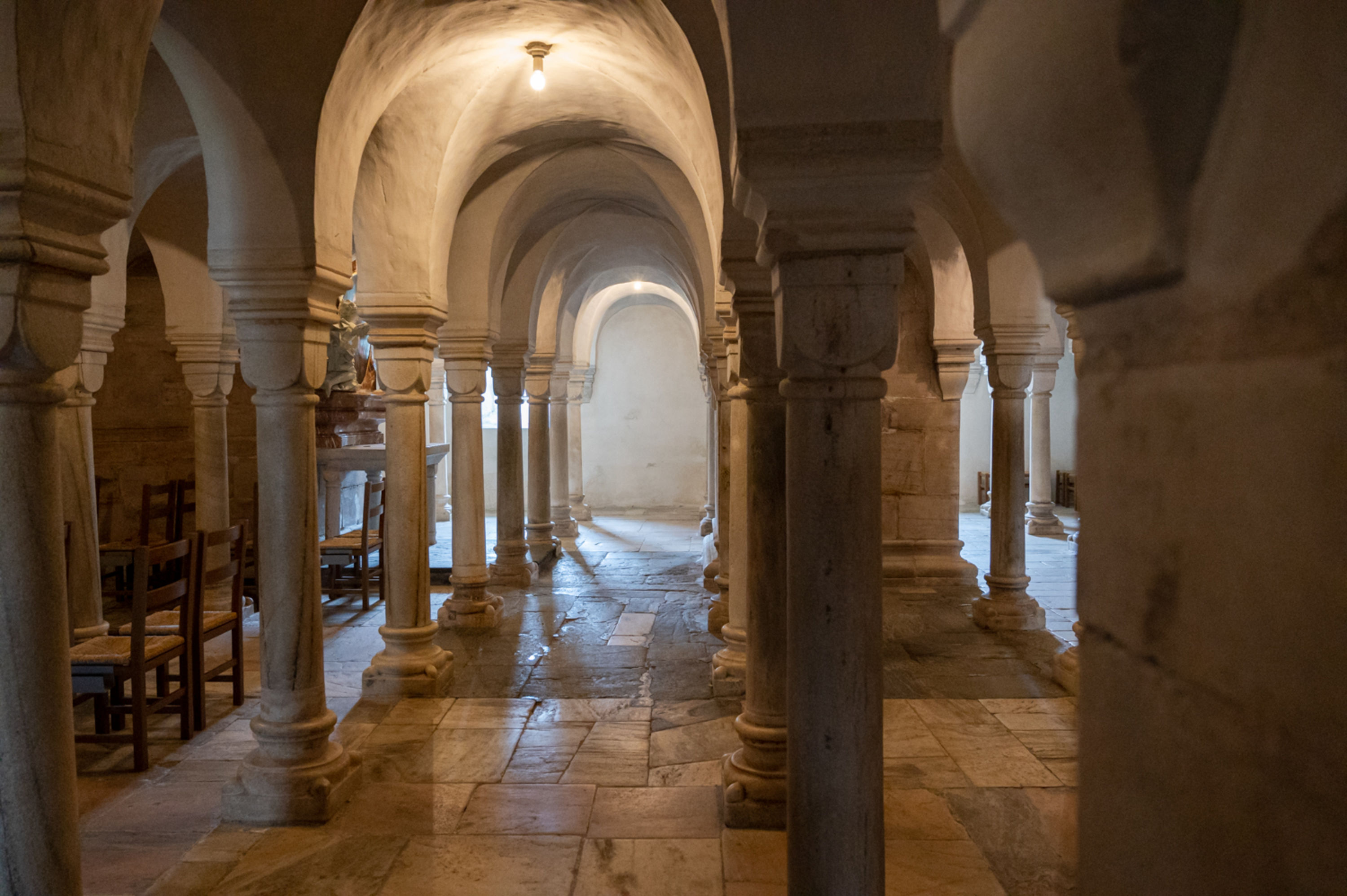 100 Säulen Krypta im Dom zu Gurk