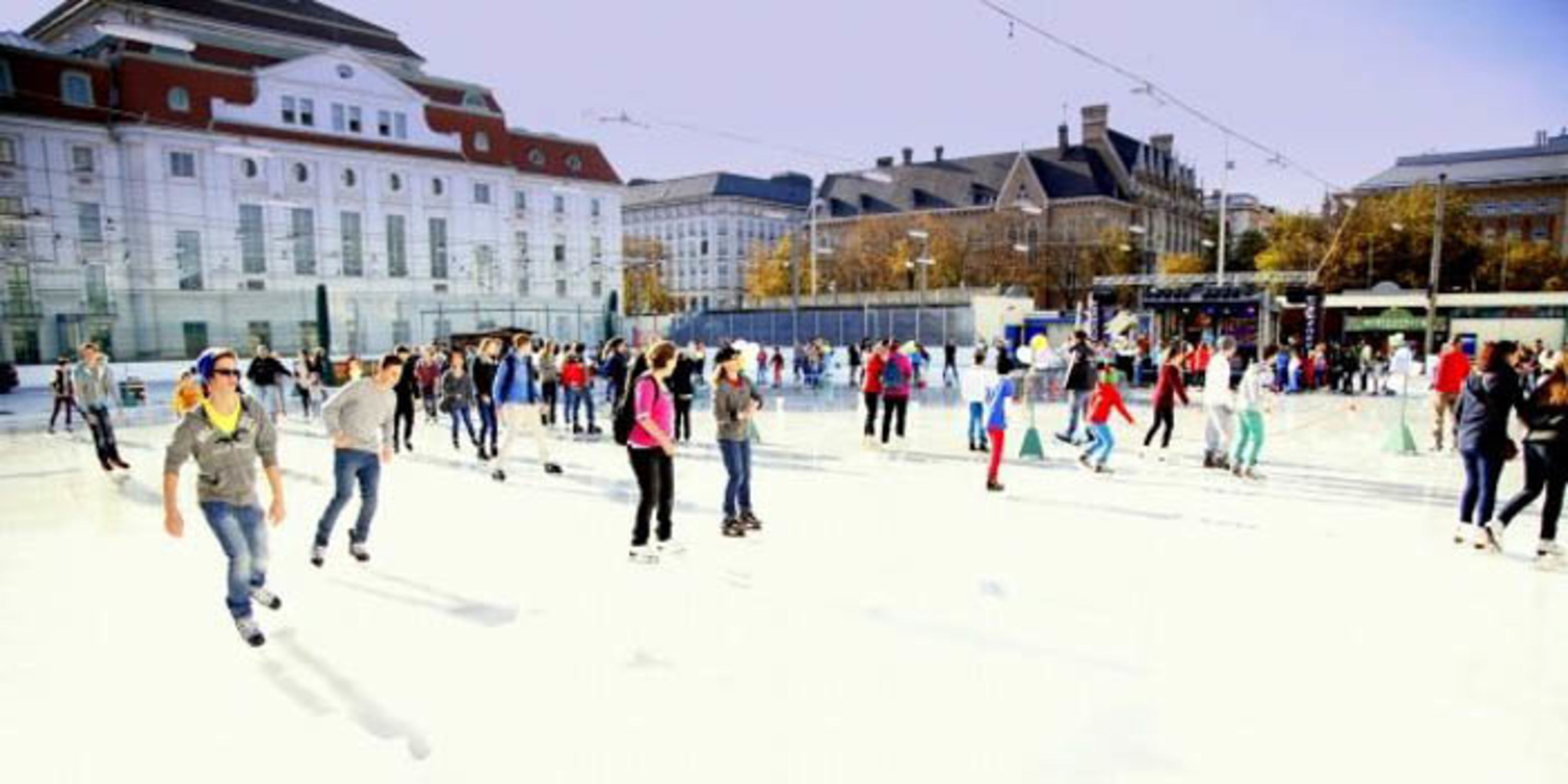 Eisläufer vor dem Wiener Konzerthaus, Wiener Eislaufverein