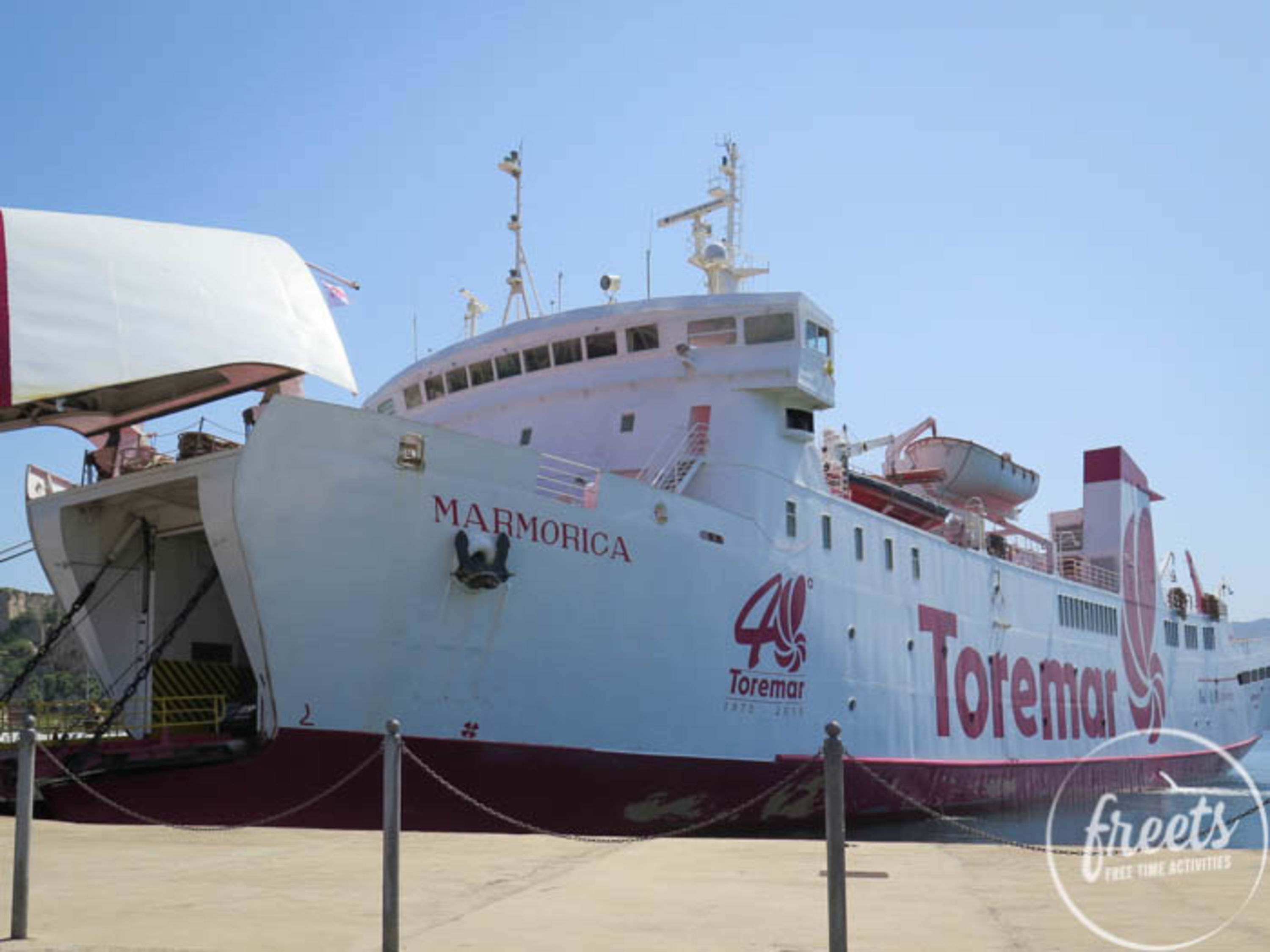 Fähre im Hafen von Elba