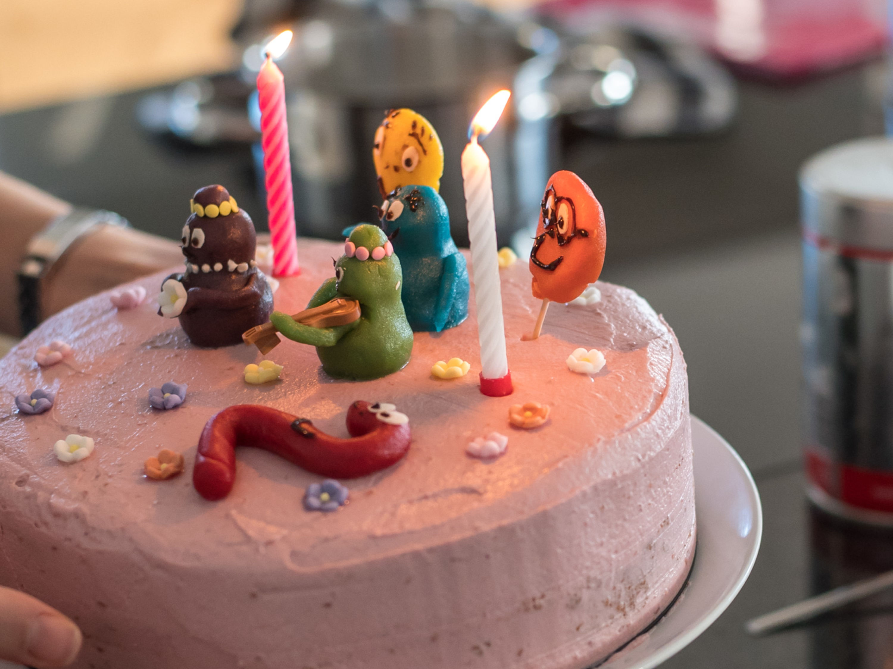 Torte mit Barbapapafiguren