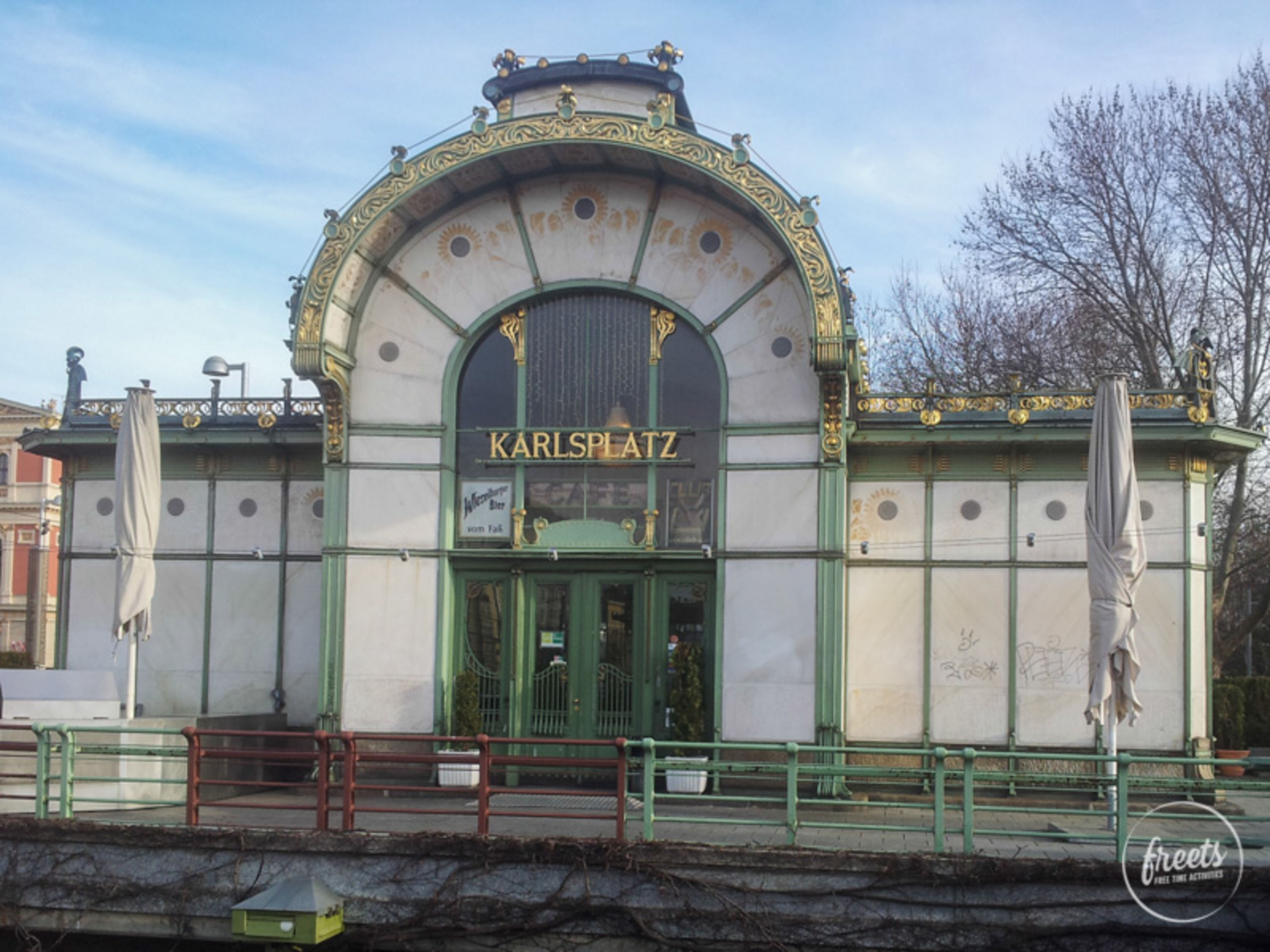 Stadtbahnpavillon am Karlsplatz, Café
