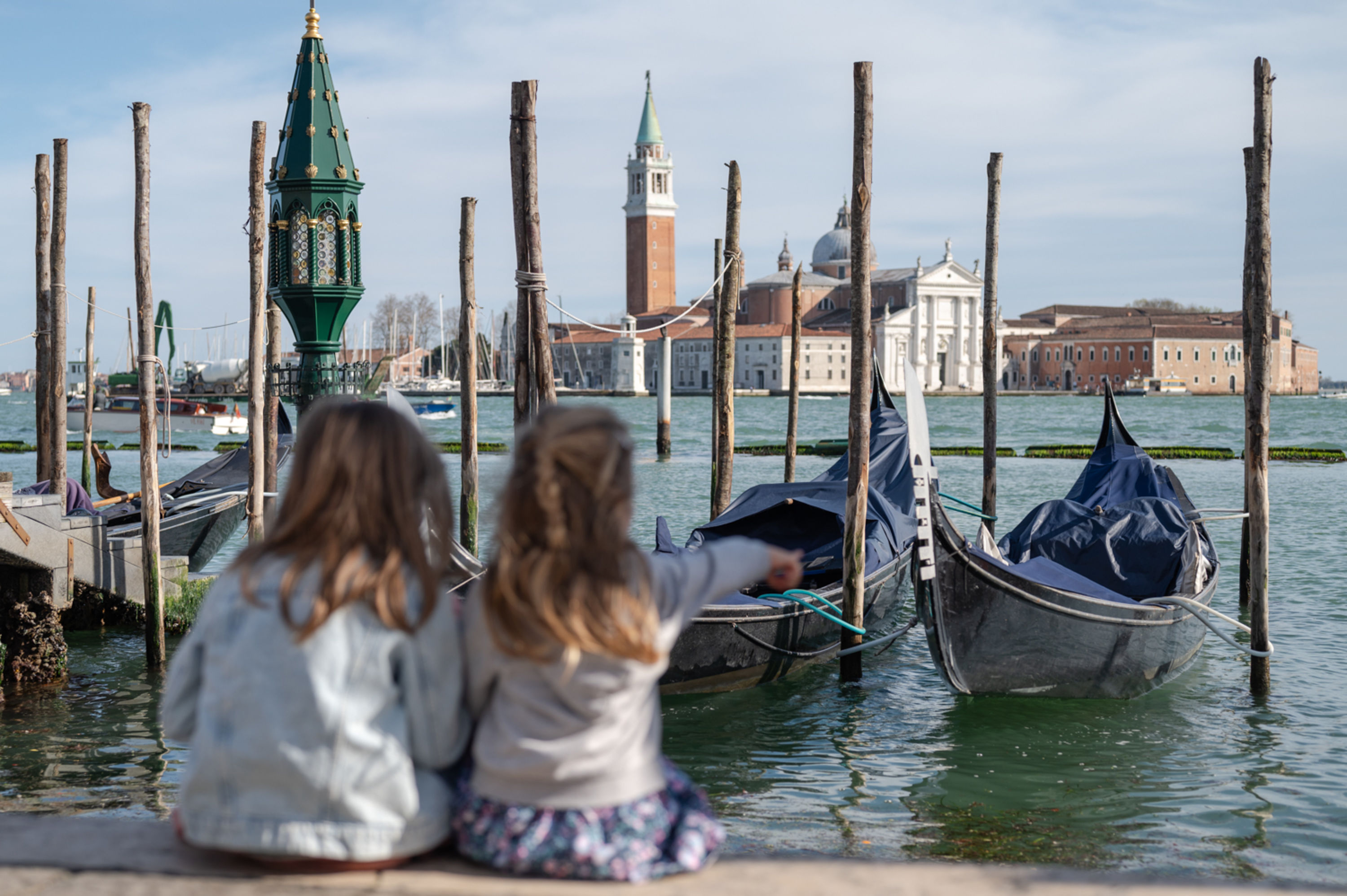 Kinder in Venedig