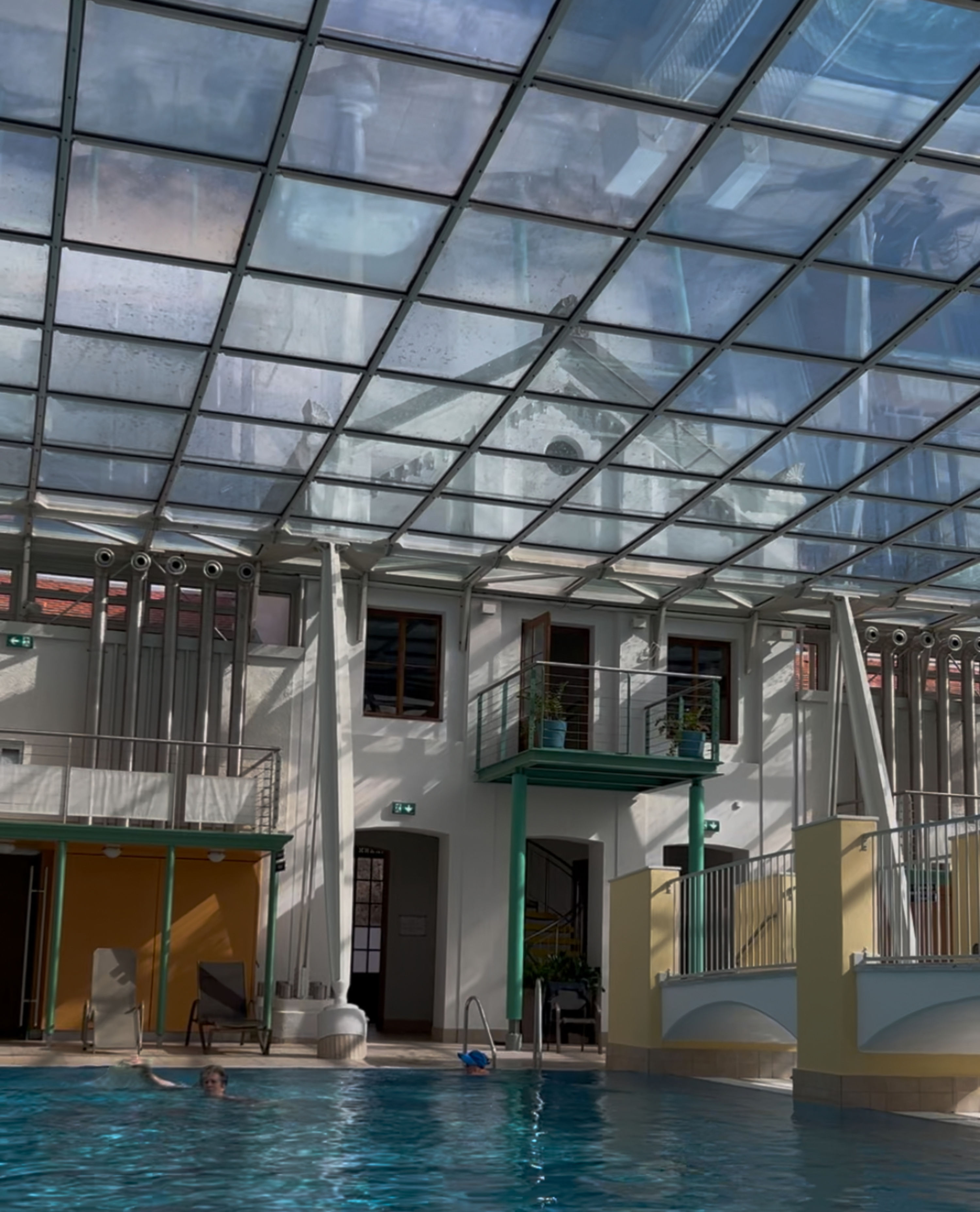 Glasdecke in der Römertherme Baden