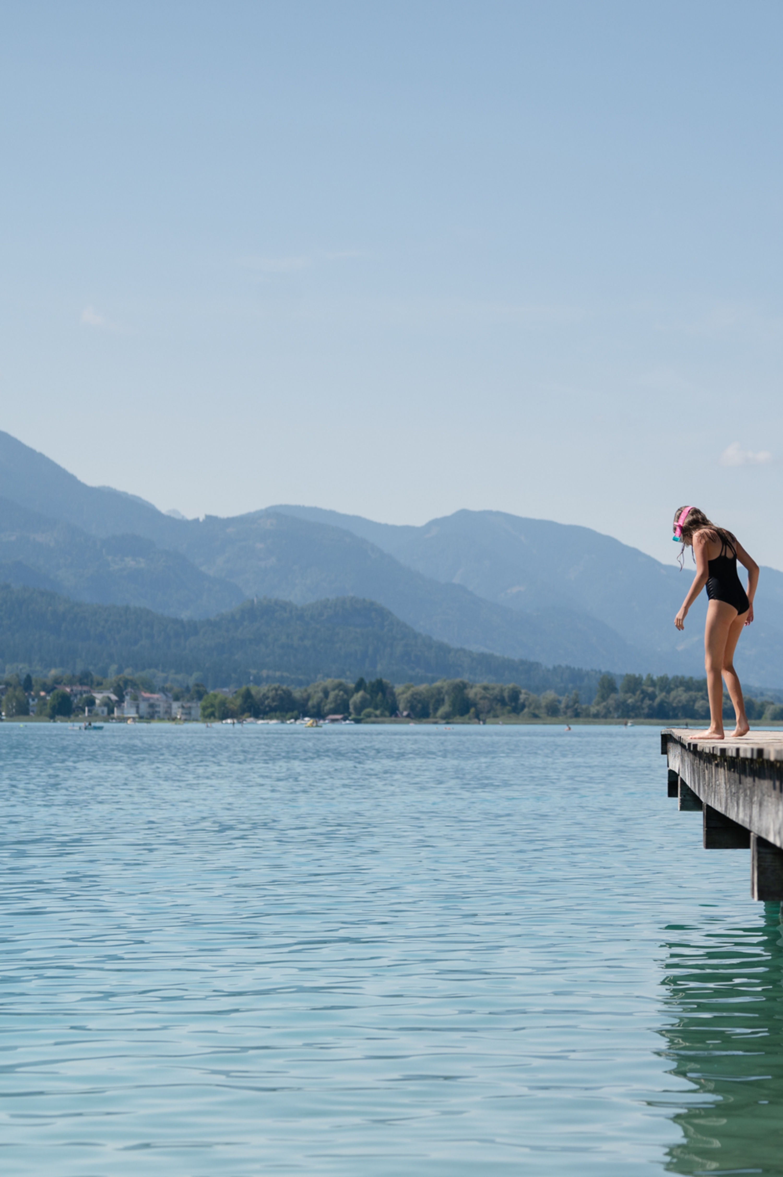 Urlaub am Faaker See, Kind springt vom Steg