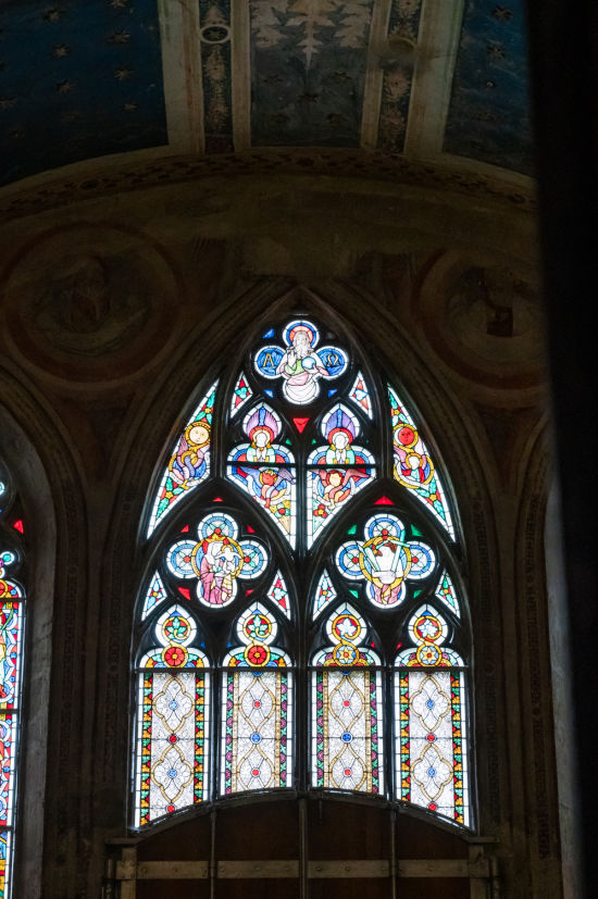 Gotisches Maßwerkfenster im Gurker Dom