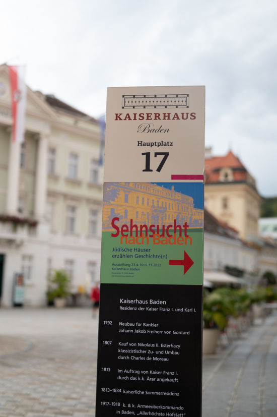 Schild zum Kaiserhaus in Baden bei Wien